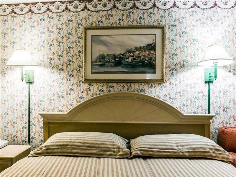 Econo Lodge Перрі Екстер'єр фото