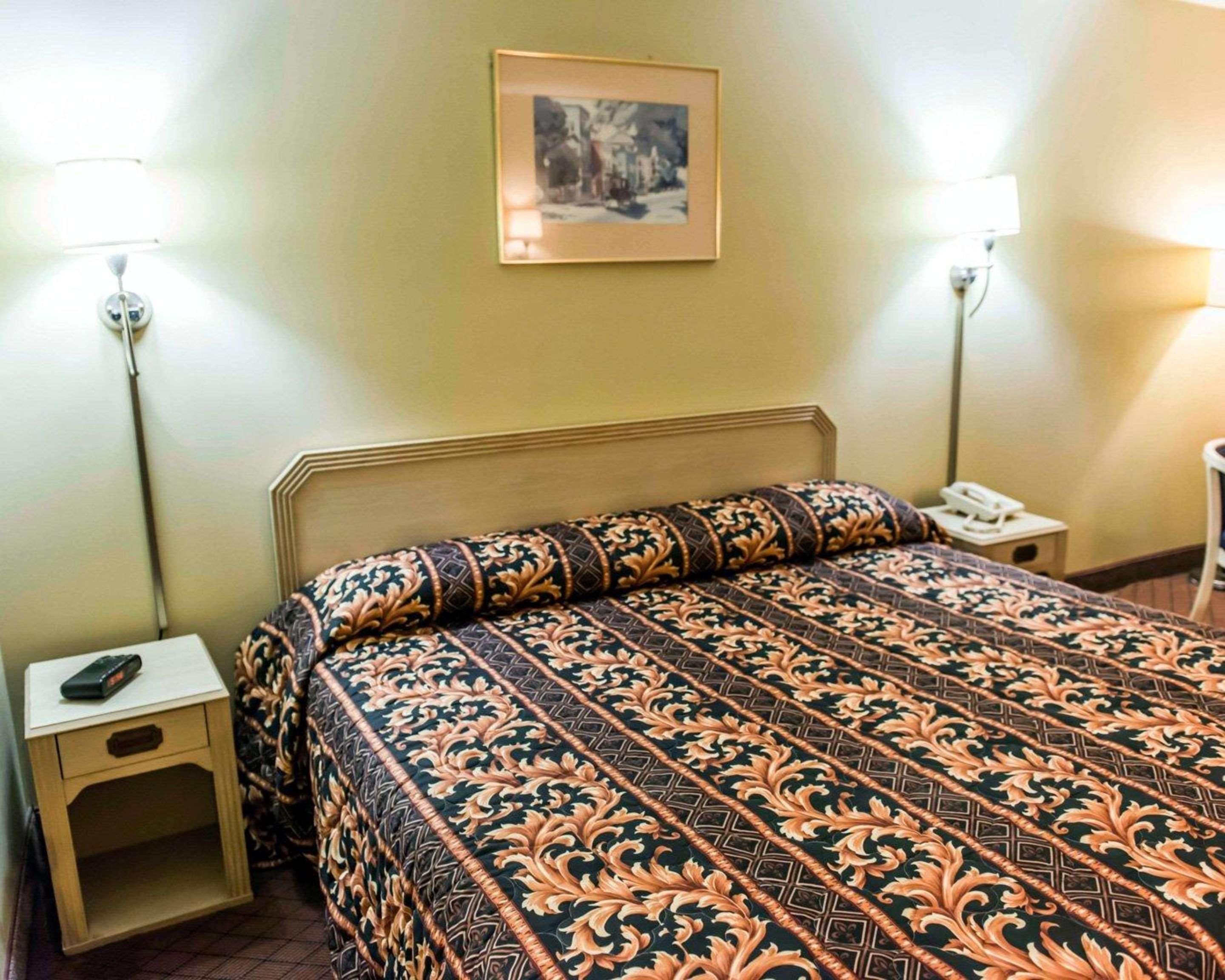 Econo Lodge Перрі Екстер'єр фото