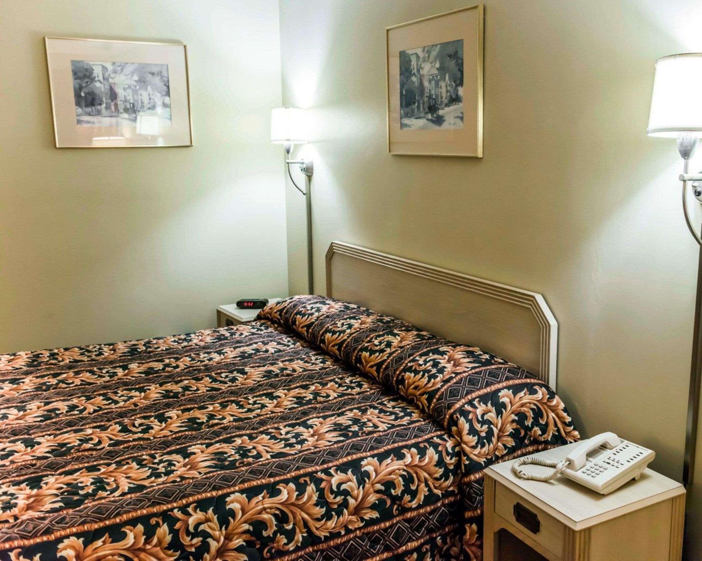 Econo Lodge Перрі Екстер'єр фото