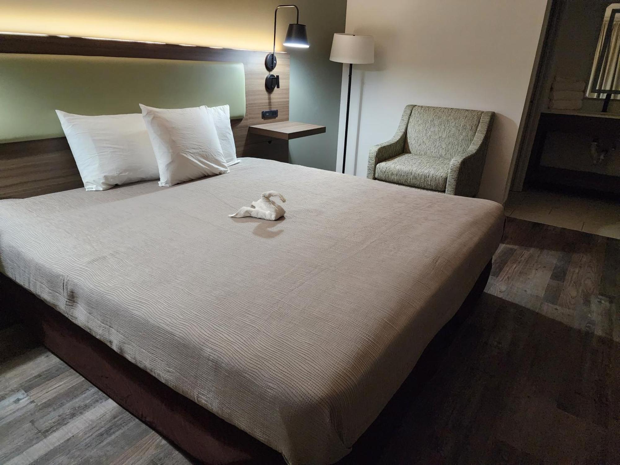 Econo Lodge Перрі Екстер'єр фото