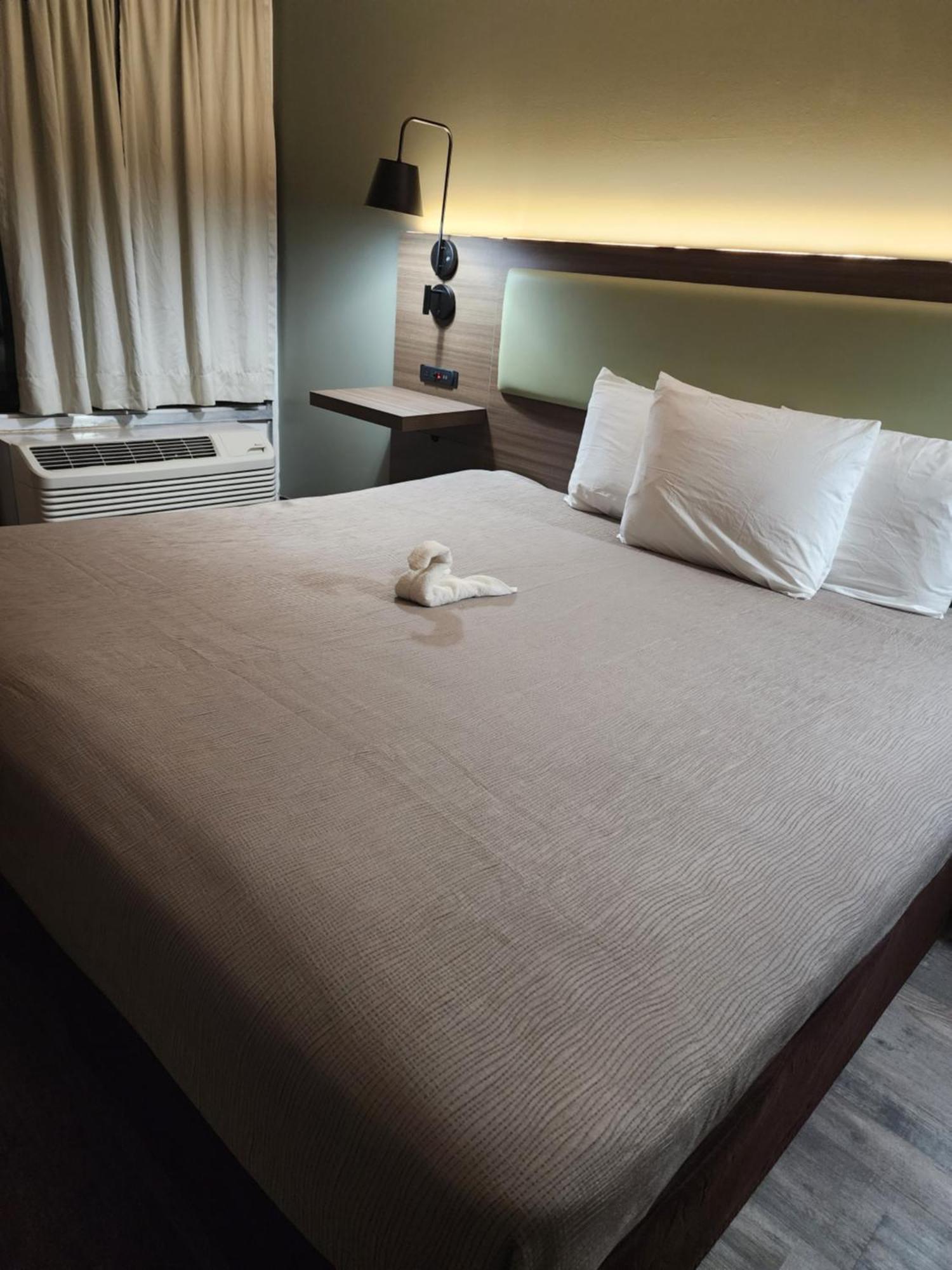 Econo Lodge Перрі Екстер'єр фото