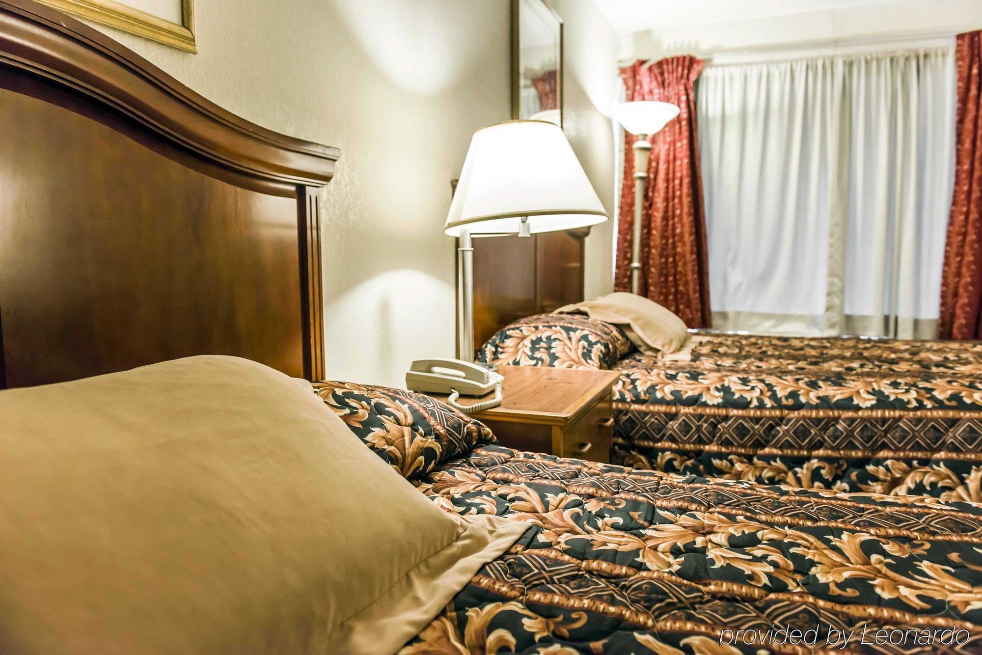 Econo Lodge Перрі Екстер'єр фото