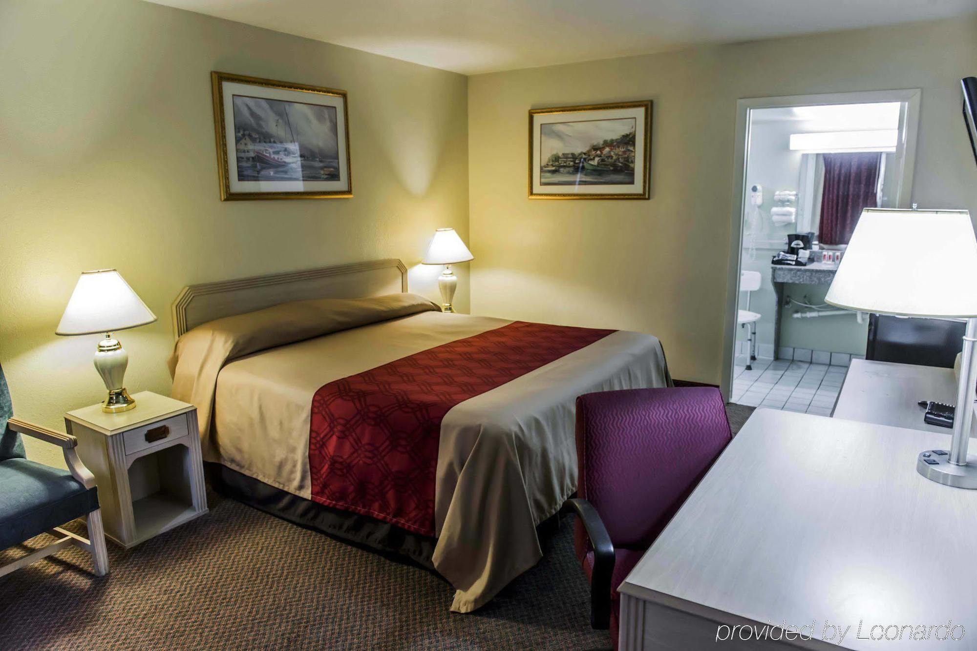 Econo Lodge Перрі Екстер'єр фото