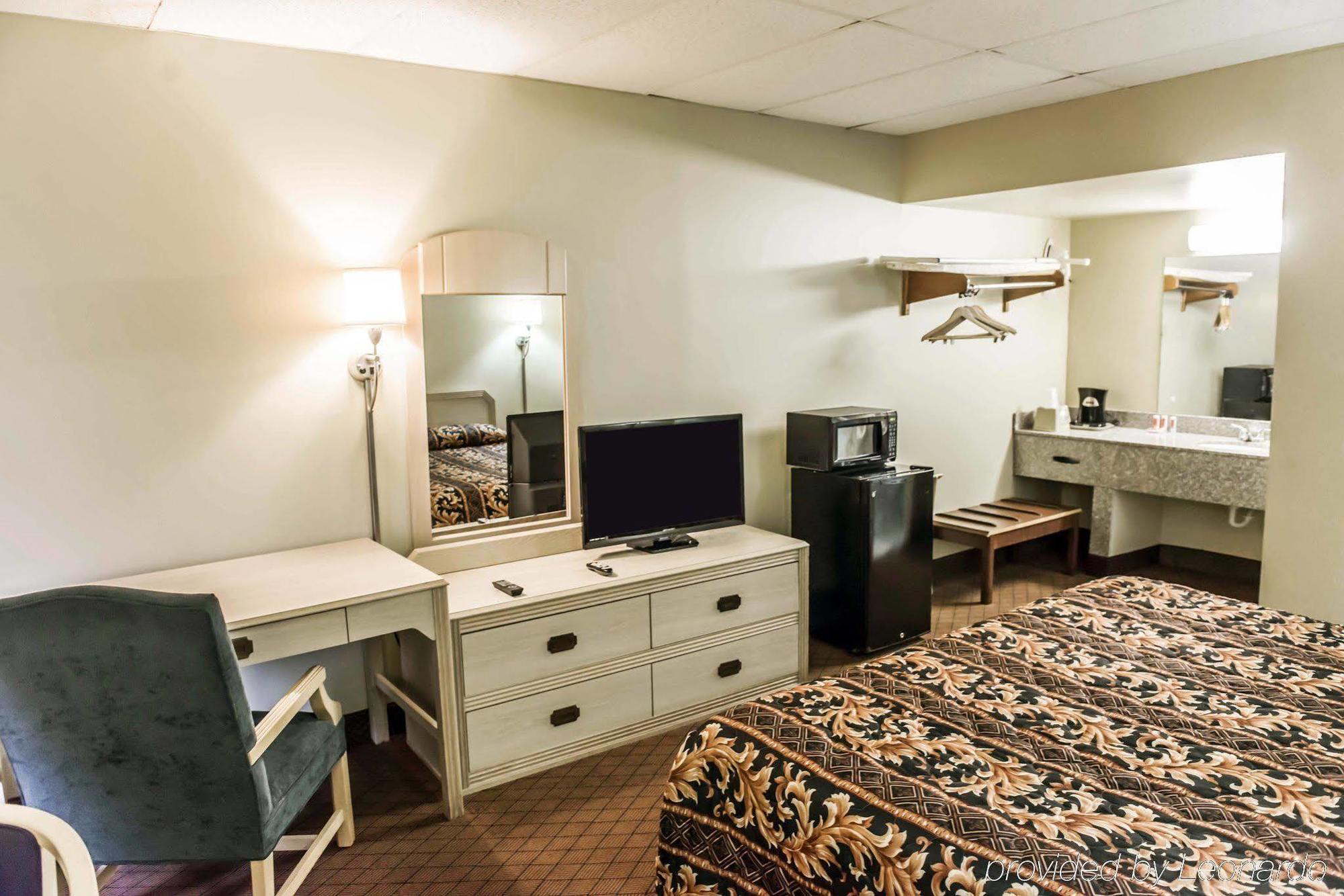 Econo Lodge Перрі Екстер'єр фото